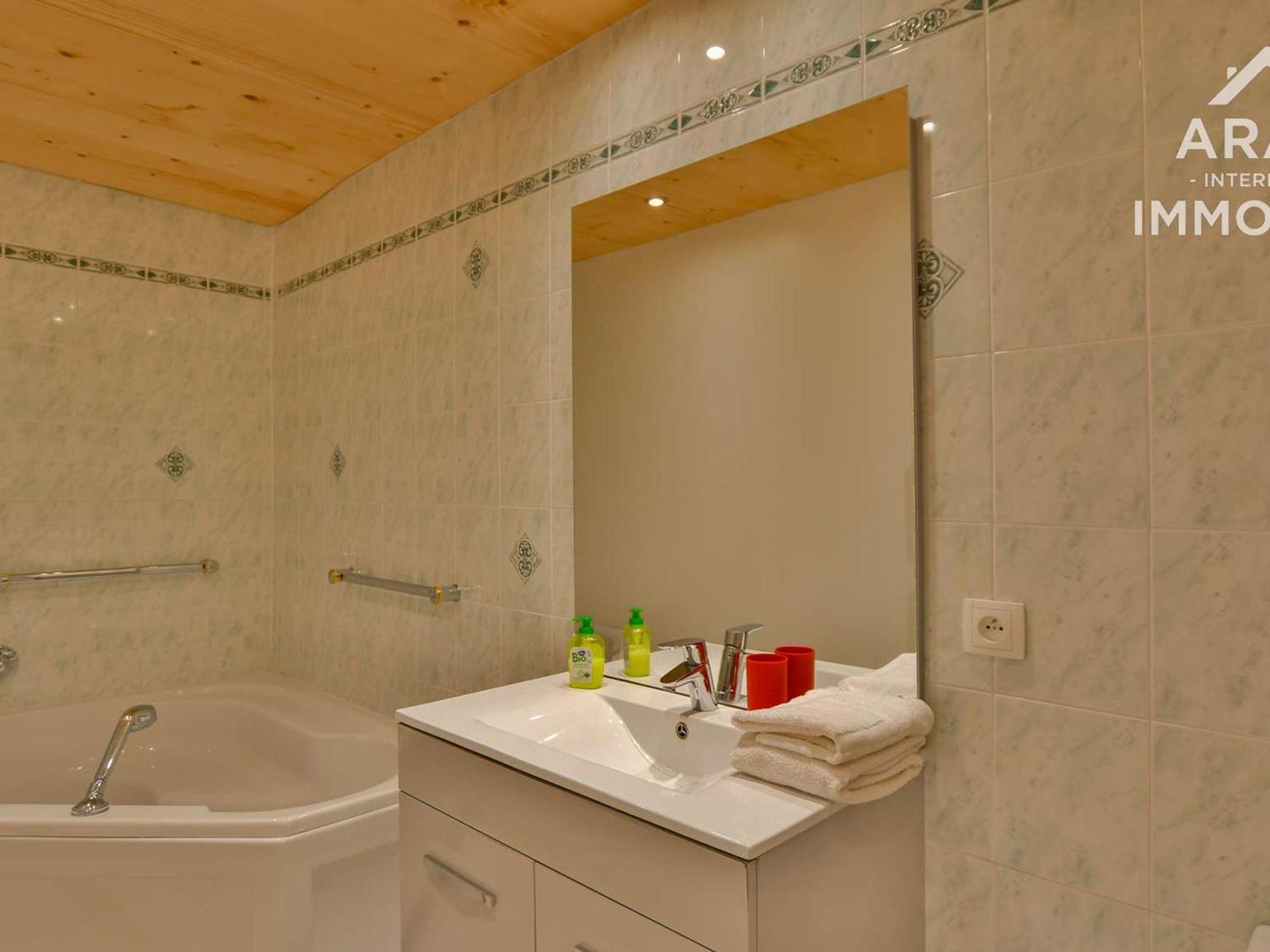 Chalet Independant Spacieux, 18 Pers, 7 Chambres, Wifi, Proche Commerces! - Fr-1-391-29 رون - ألب المظهر الخارجي الصورة